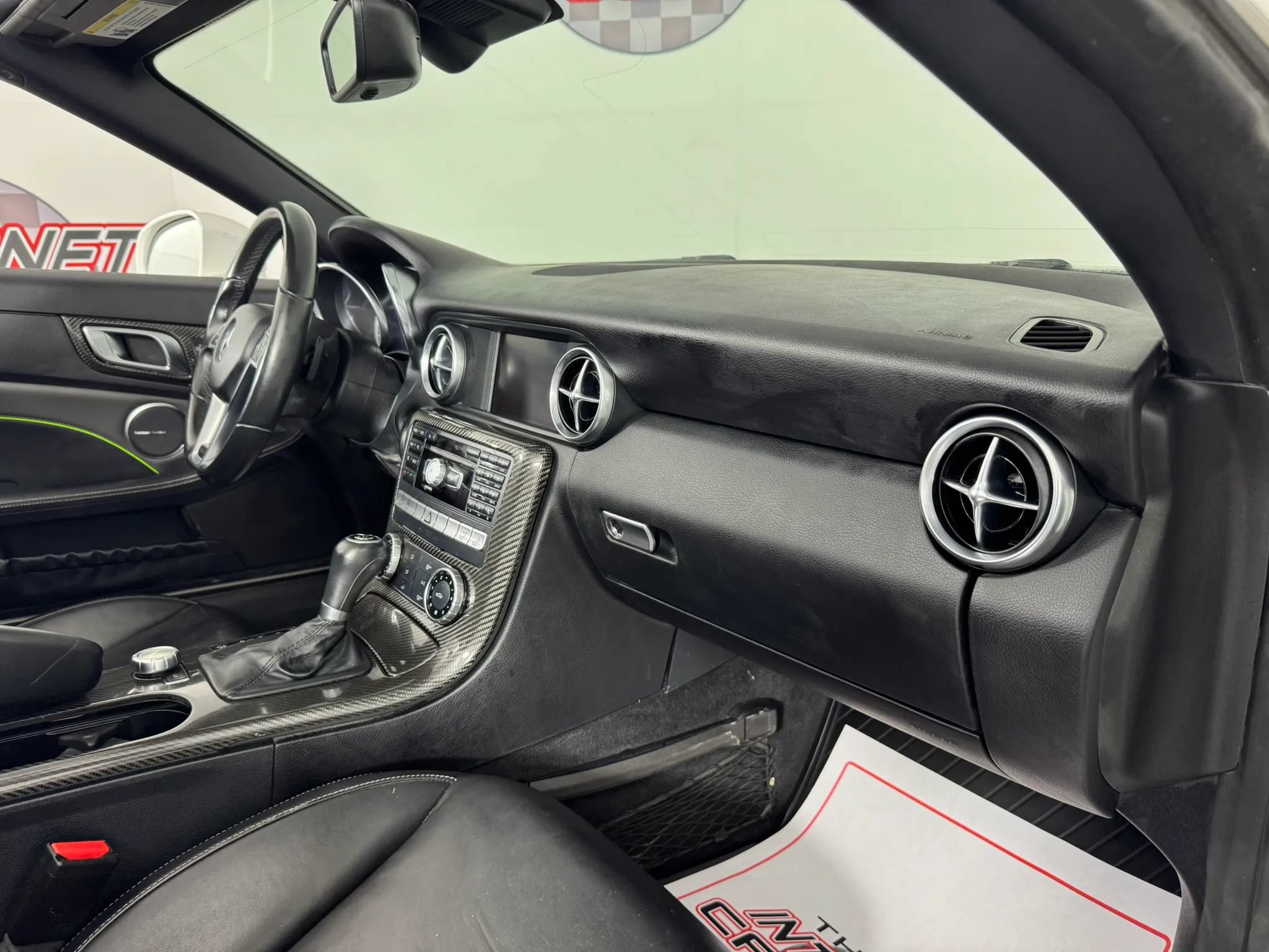 Used 2015 Mercedes-Benz SLK 250 image 19