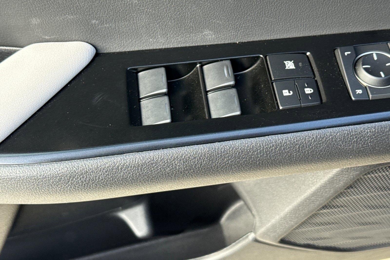 Used 2024 Lexus UX 250h FWD image 13