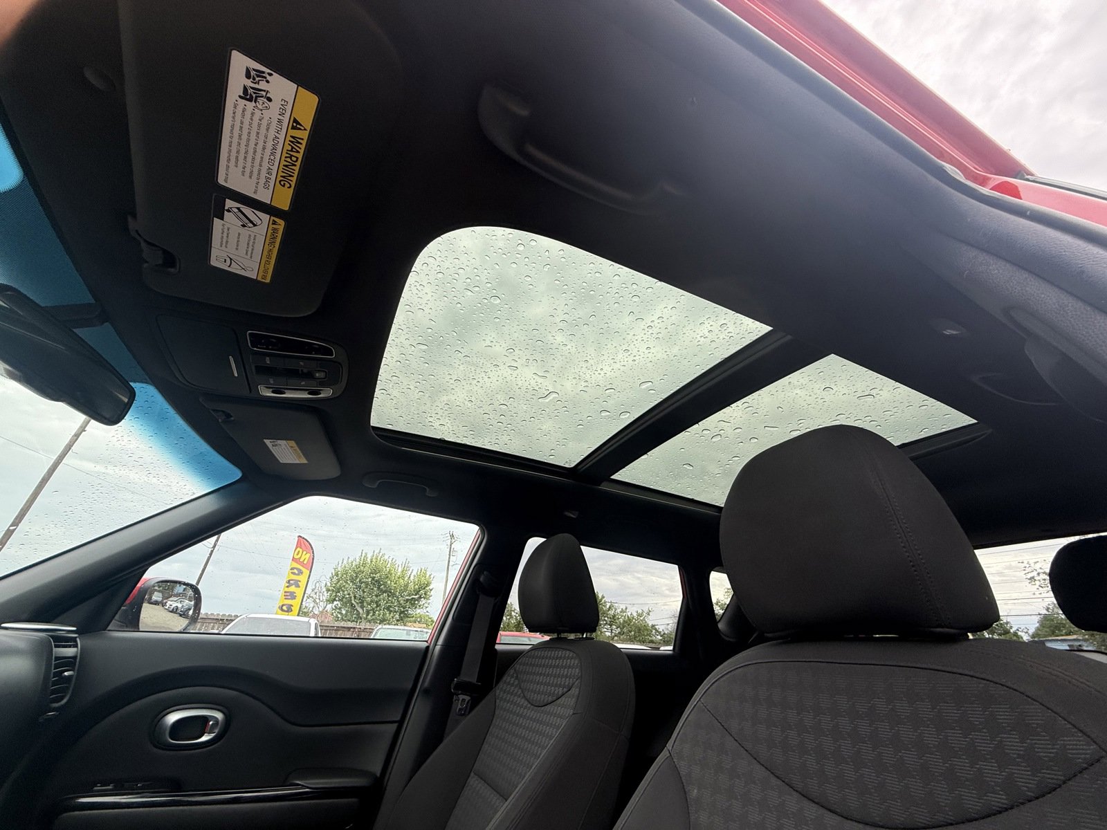 Used 2015 Kia Soul ! w/ Sun & Sound Package FWD image 12