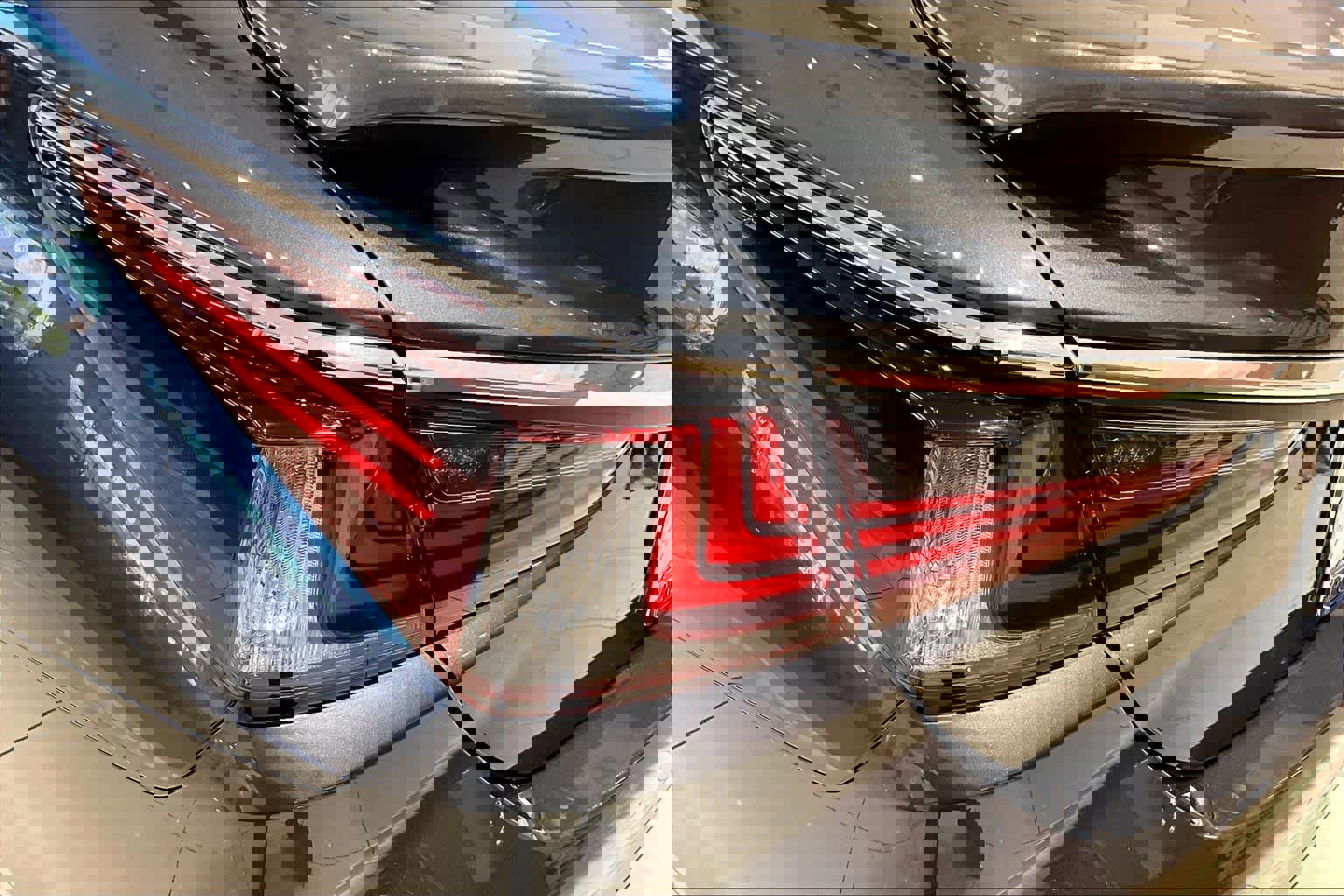 Used 2025 Lexus ES 300h w/ Premium Package image 27