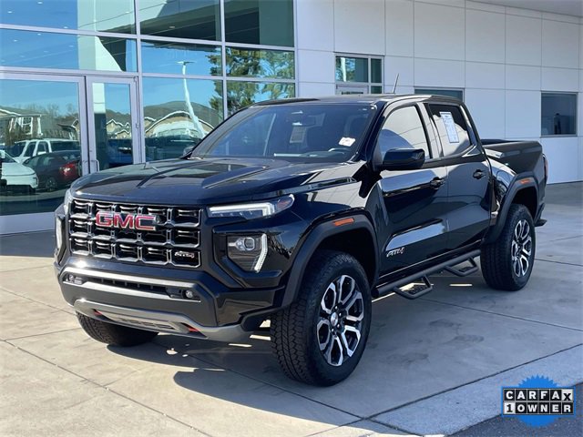 Used 2024 GMC Canyon AT4 image 2
