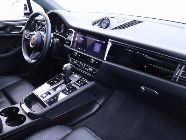 New 2024 Porsche Macan image 5