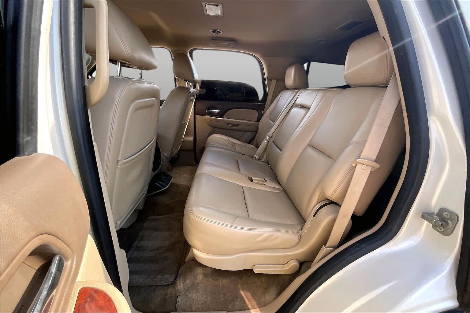 Used 2011 Chevrolet Tahoe LTZ RWD image 18