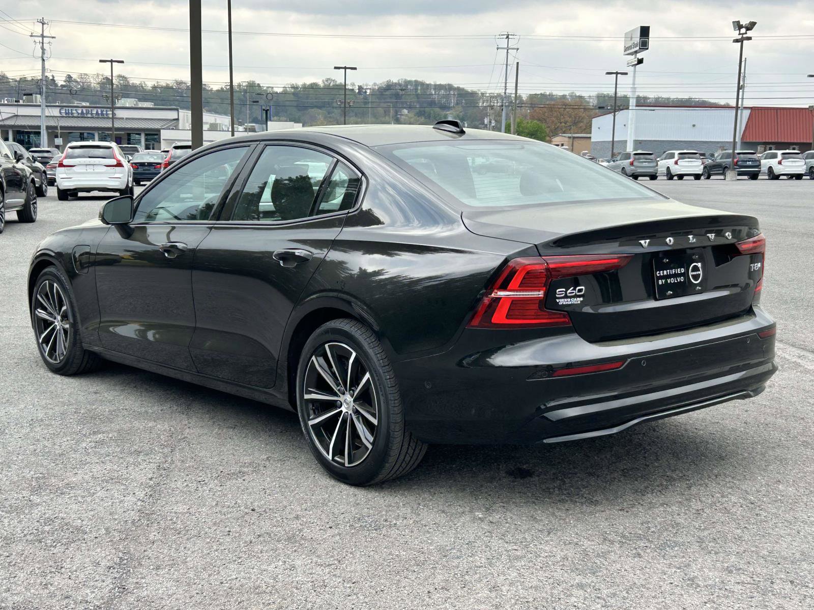 Certified 2025 Volvo S60 T8 Plus AWD/4WD image 5