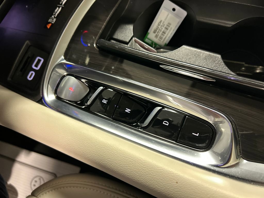 Used 2024 Buick Enclave Essence w/ Experience Buick Package image 20