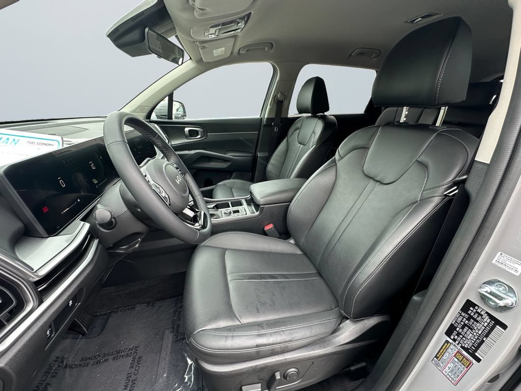 Certified 2025 Kia Sorento S AWD/4WD image 9