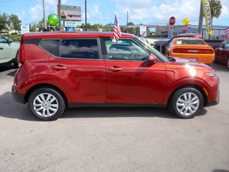 Used 2021 Kia Soul LX FWD image 7