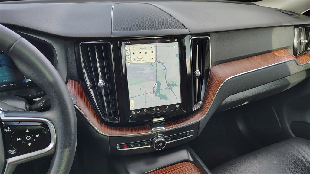 Certified 2024 Volvo XC60 B5 Plus w/ Protection Package Premier image 18