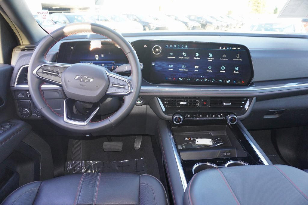 Used 2025 Chevrolet Suburban RST image 15