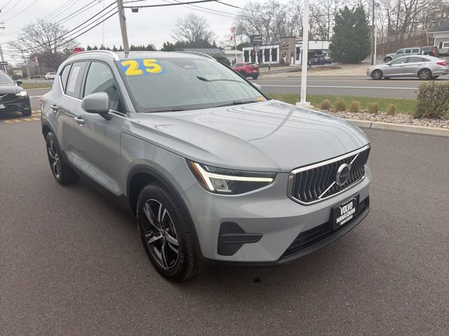 Certified 2025 Volvo XC40 B5 Core image 7