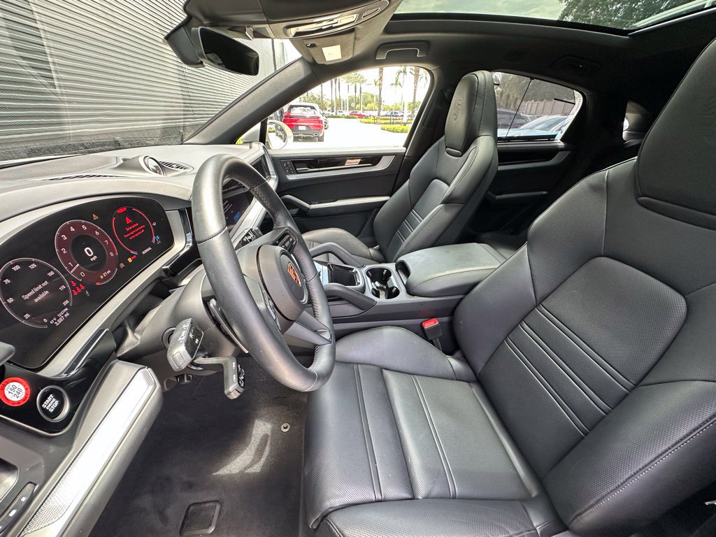 Used 2026 Porsche Cayenne S AWD/4WD image 5
