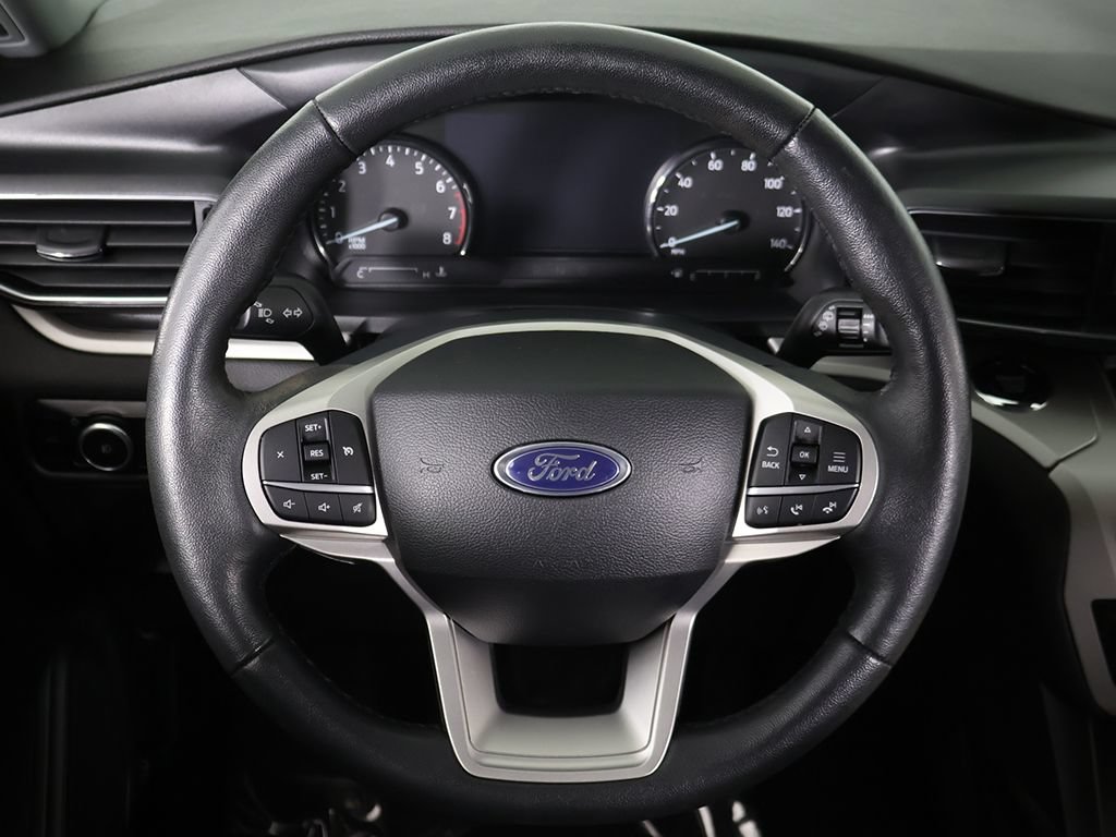 Used 2024 Ford Explorer XLT w/ Equipment Group 202A AWD/4WD image 43