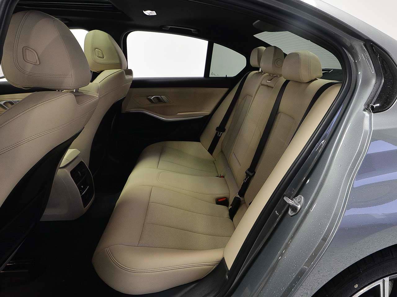 Certified 2023 BMW 330i Sedan w/ Premium Package image 10