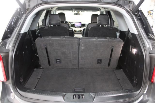 Used 2021 Ford Explorer XLT w/ Equipment Group 202A AWD/4WD image 25