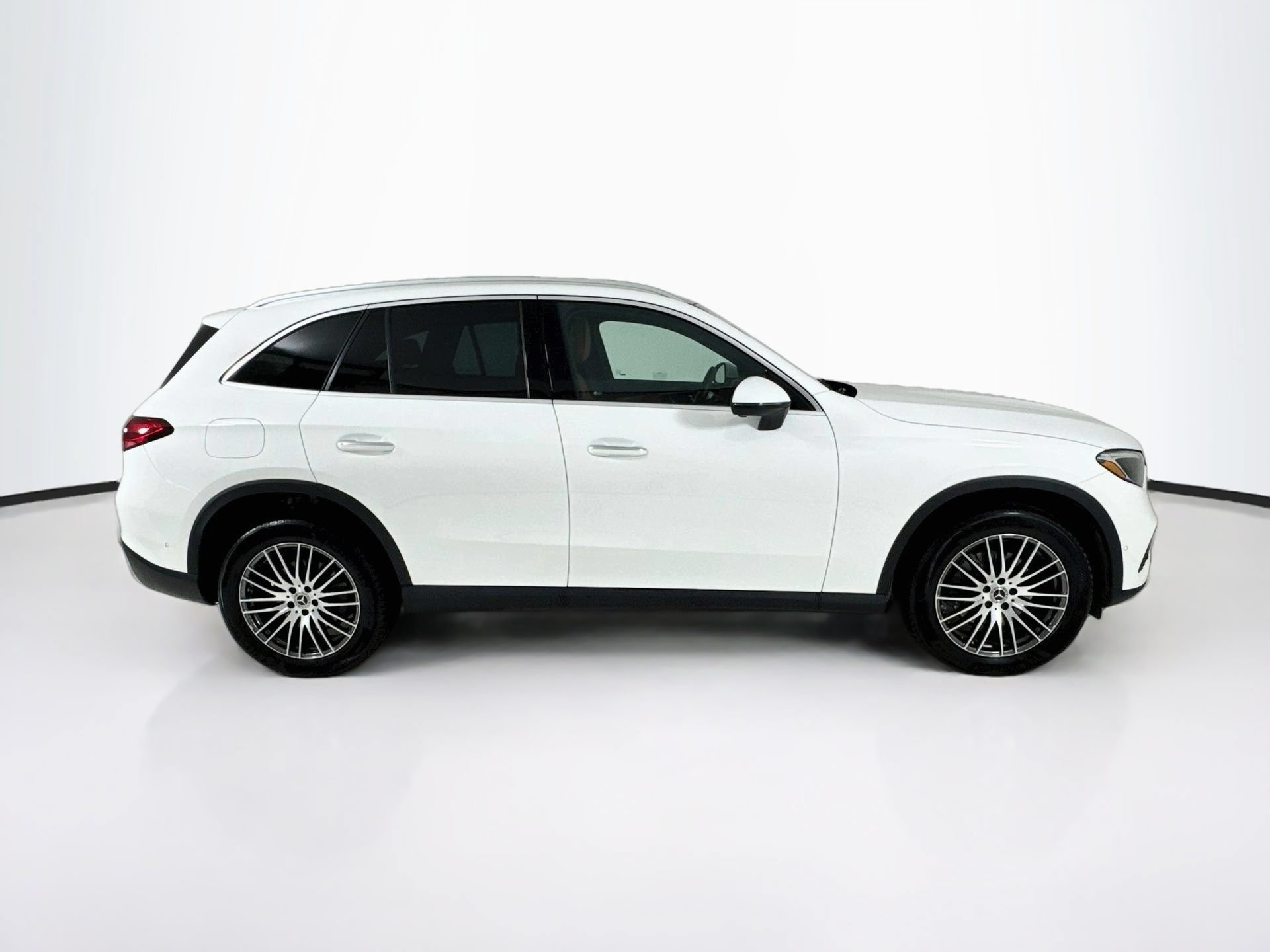 Used 2026 Mercedes-Benz GLC 300 4MATIC image 9