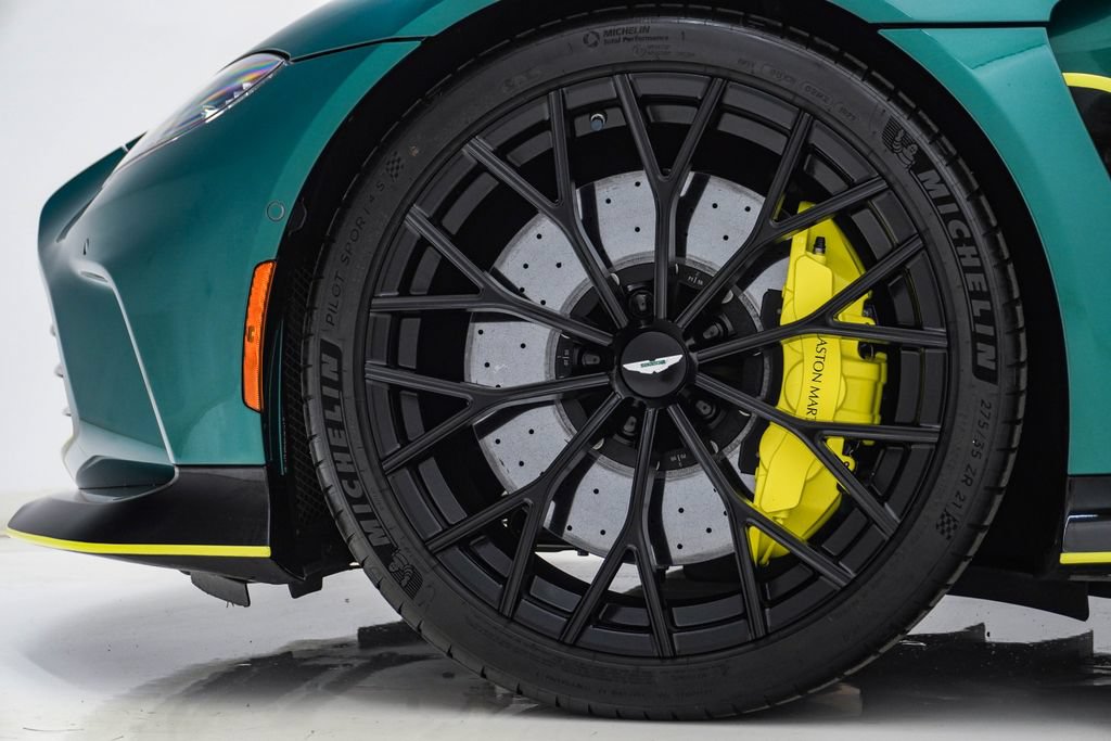 Used 2023 Aston Martin V12 Vantage RWD image 16