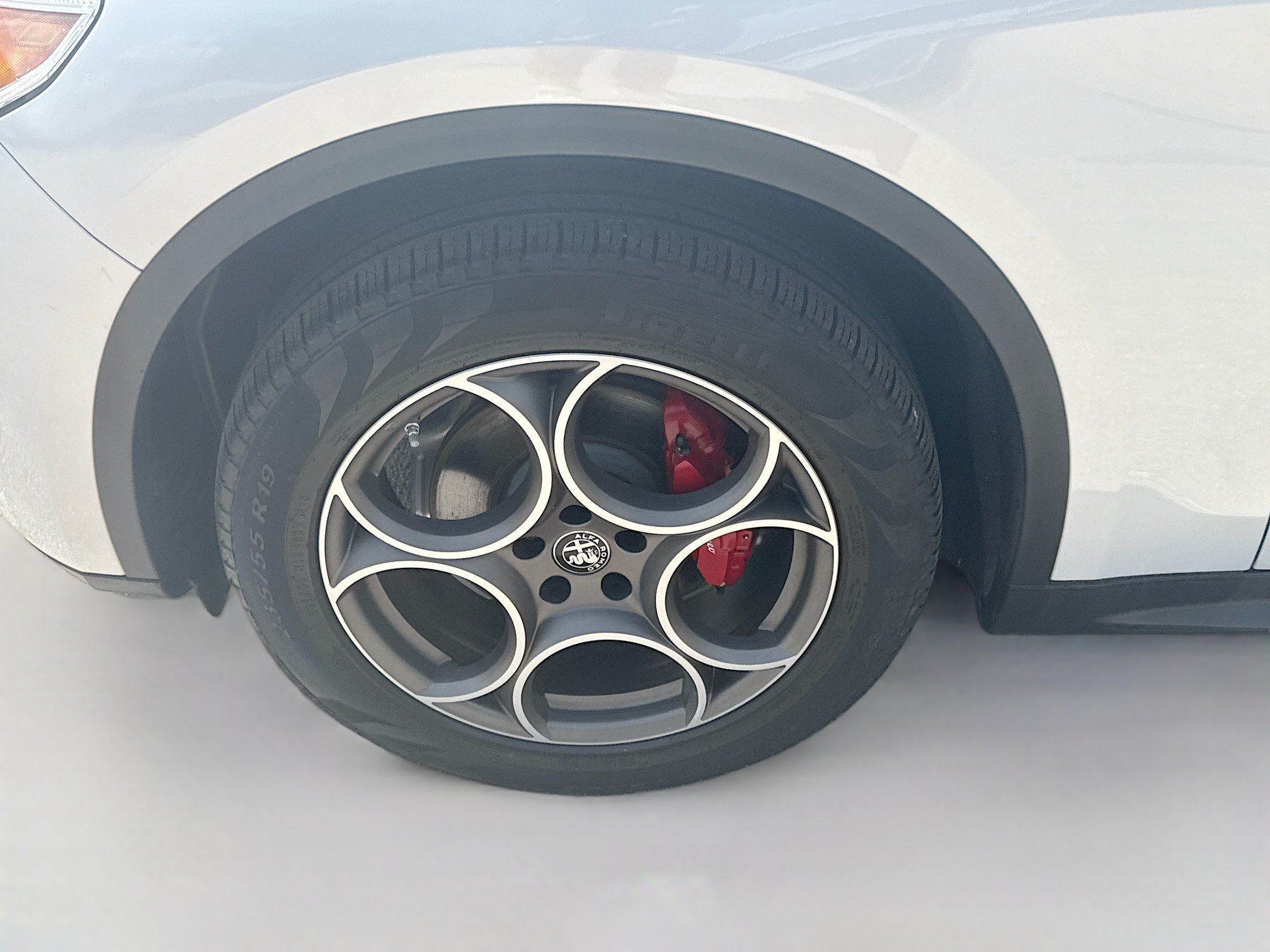 Used 2023 Alfa Romeo Stelvio Sprint RWD image 34