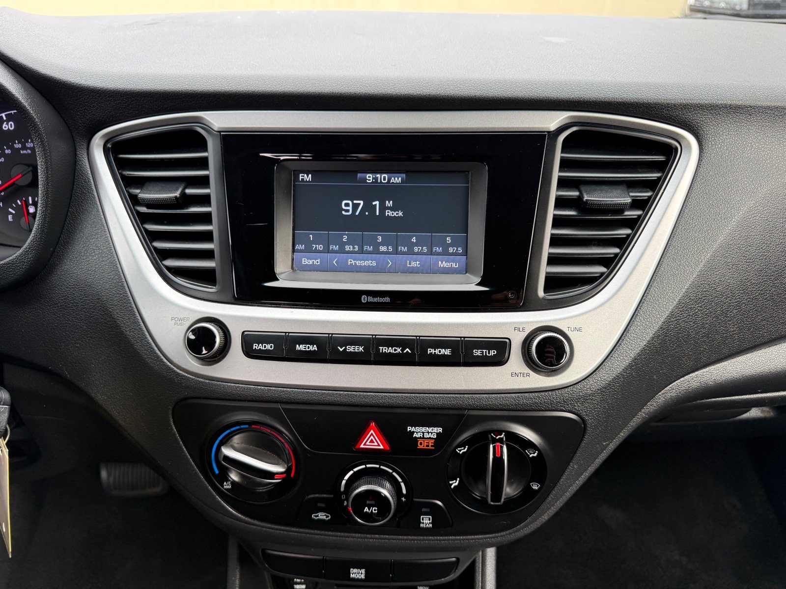 Used 2021 Hyundai Accent SE FWD image 17