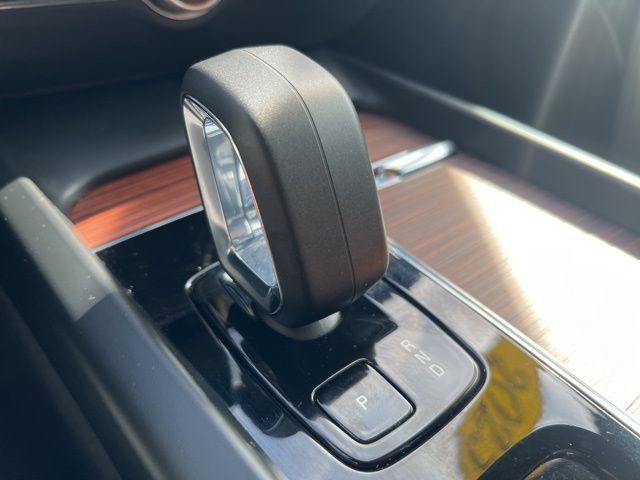 Used 2025 Volvo V60 B5 Cross Country Plus image 37