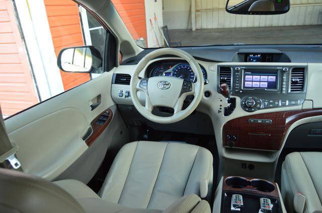 Used 2011 Toyota Sienna XLE w/ XLE Navigation Pkg FWD image 52