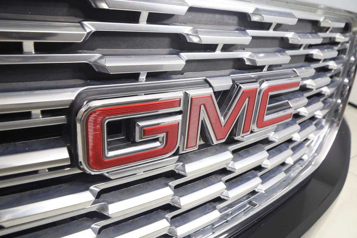 Used 2018 GMC Yukon Denali w/ Denali Ultimate Package AWD/4WD image 19