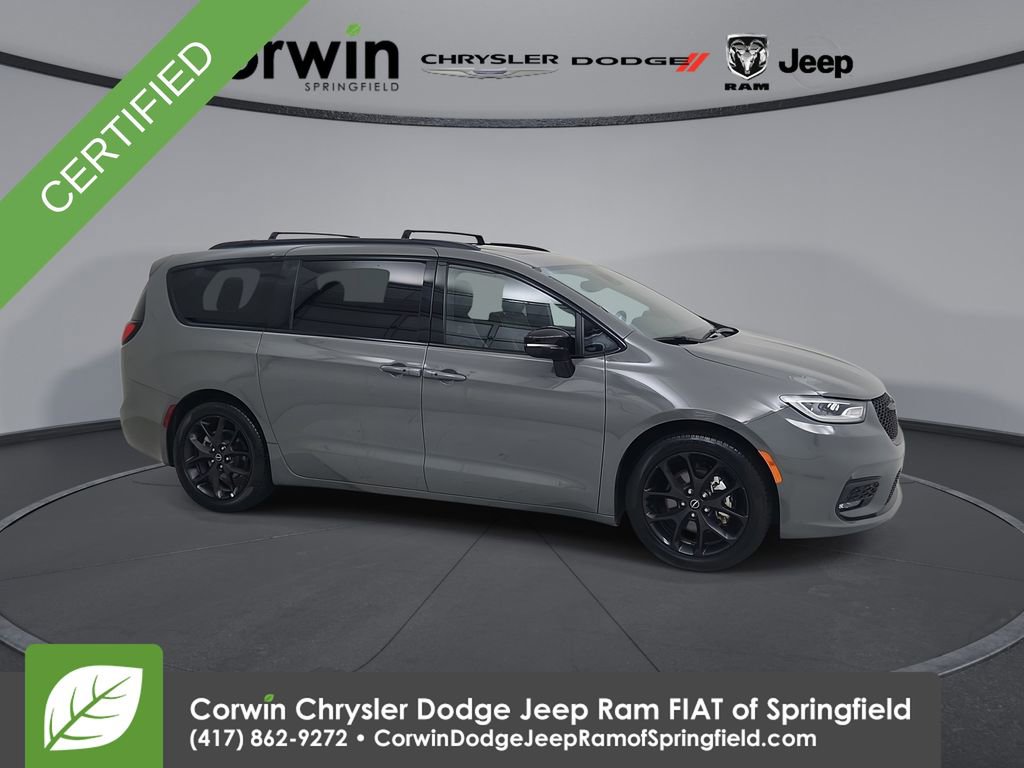 Certified 2025 Chrysler Pacifica Limited