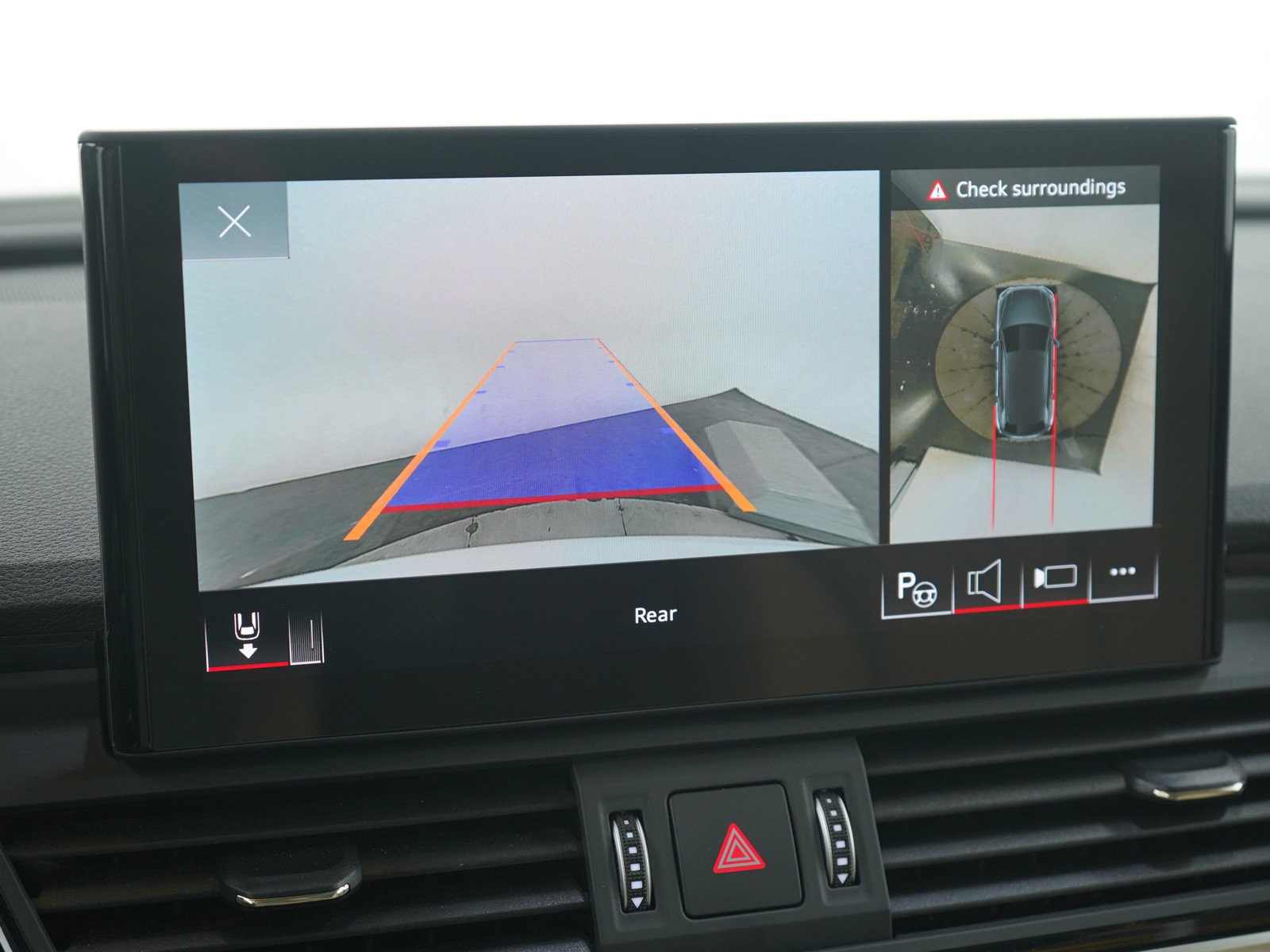 Used 2023 Audi Q5 e Prestige w/ Prestige Package image 31