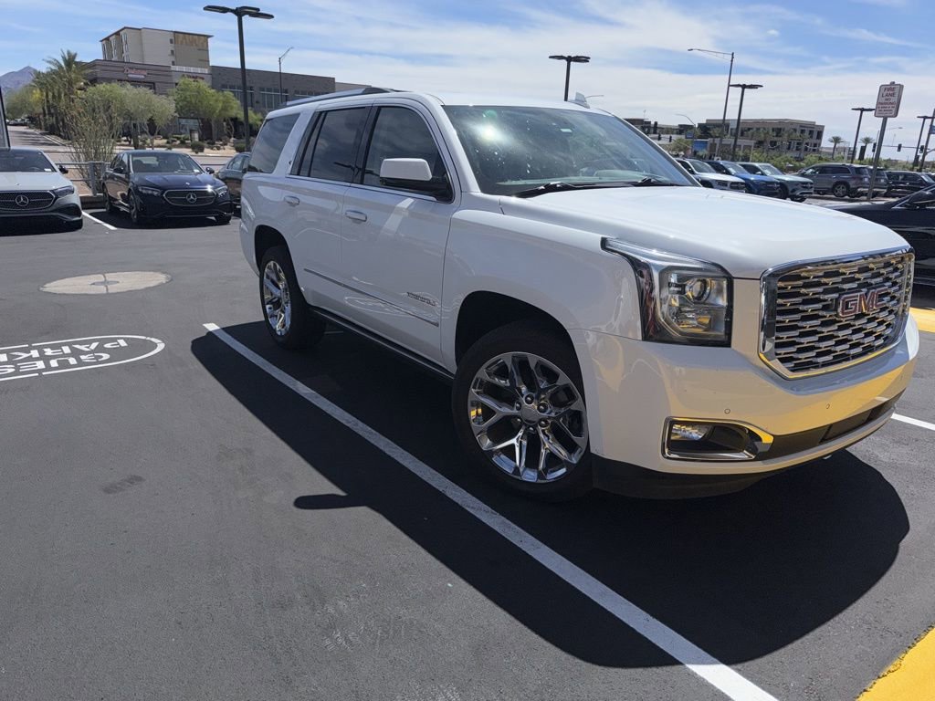 Used 2020 GMC Yukon Denali w/ Denali Premium Package image 3