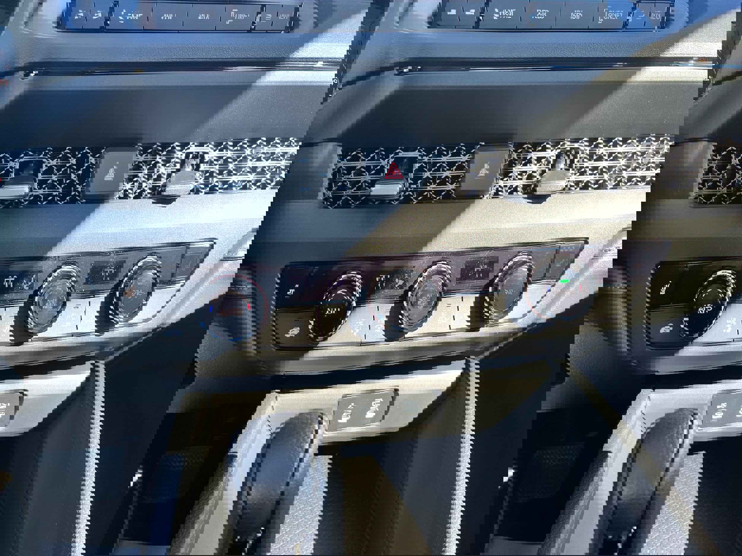 New 2025 Honda Accord SE image 15