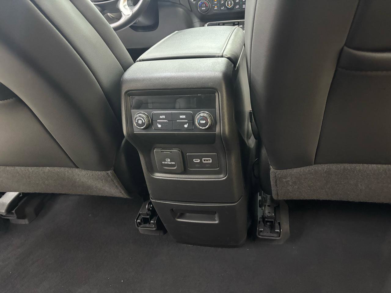 Used 2021 GMC Acadia SLT w/ Elevation Edition FWD image 26
