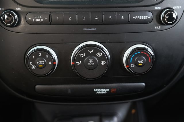 Used 2017 Kia Soul FWD image 31
