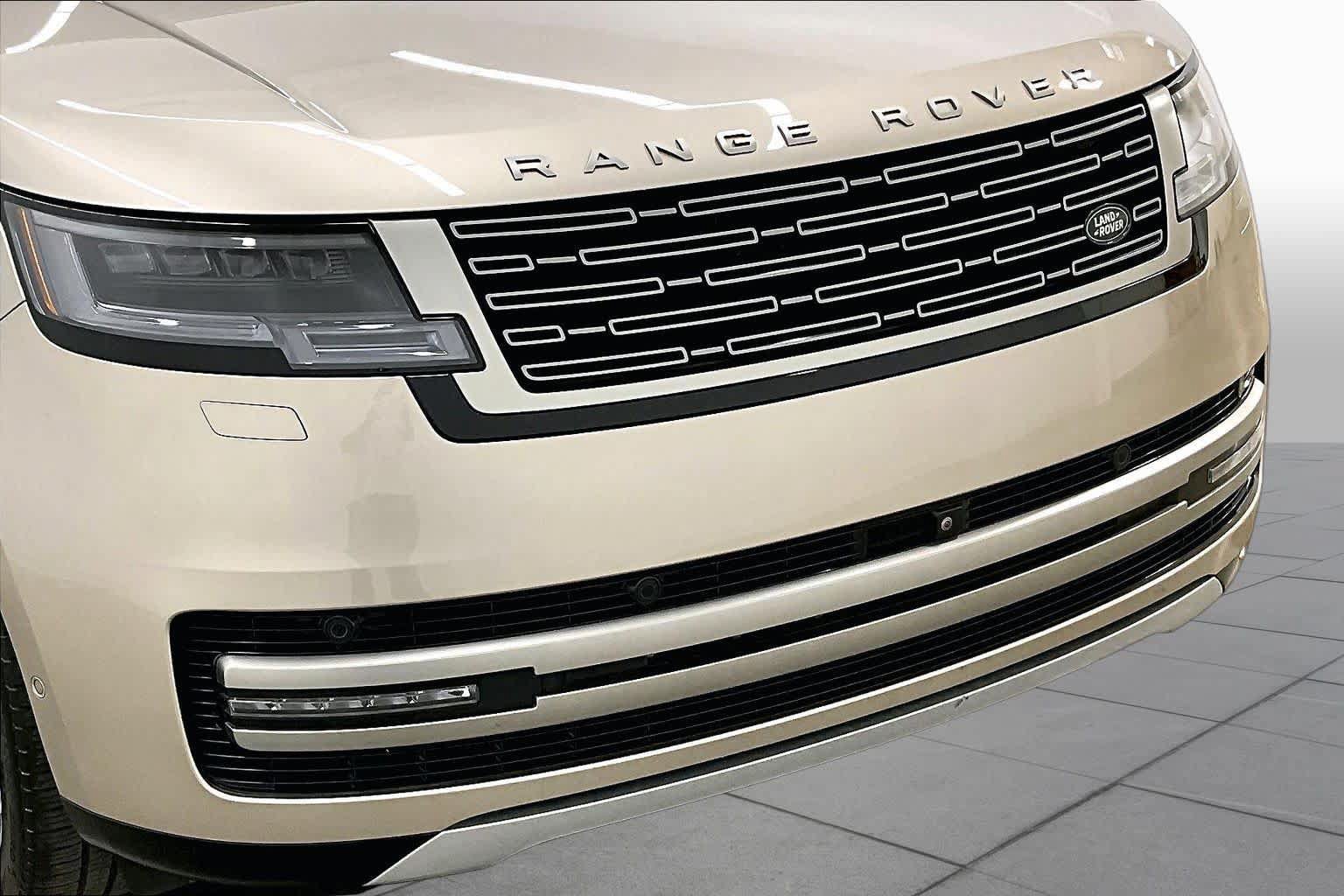 Used 2024 Land Rover Range Rover Long Wheelbase SE AWD/4WD image 30