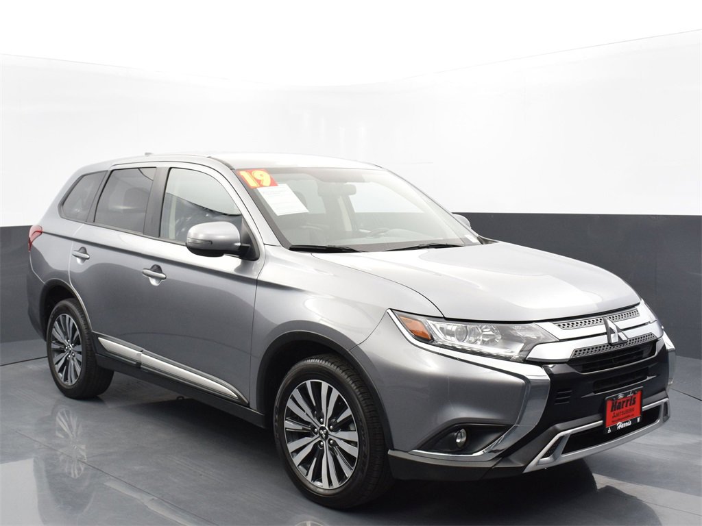 Used 2019 Mitsubishi Outlander SE image 3