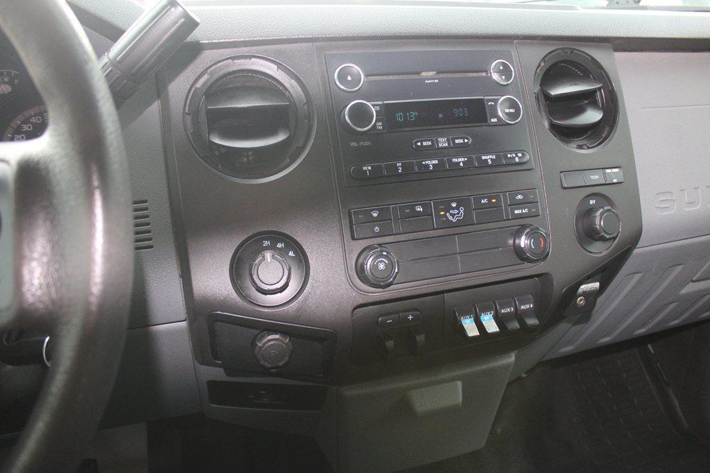 Used 2014 Ford F550 4x4 Regular Cab Super Duty image 17