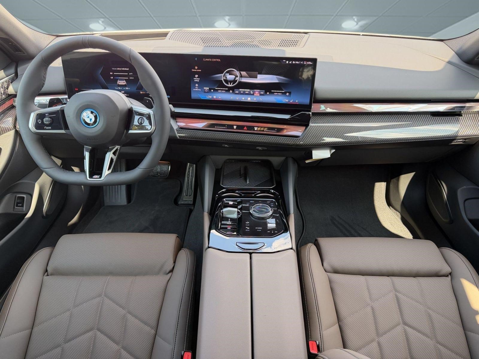 New 2027 BMW 550e xDrive AWD/4WD image 15