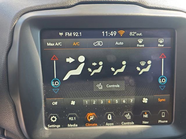 Used 2018 Jeep Renegade Limited w/ UConnect 8.4 Nav Group FWD image 26
