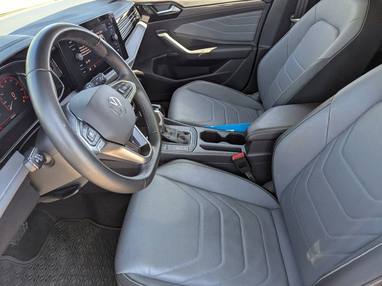 Used 2025 Volkswagen Jetta SEL image 27