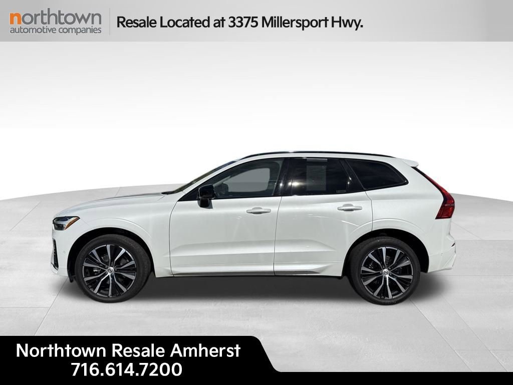 Used 2023 Volvo XC60 B5 Plus image 2