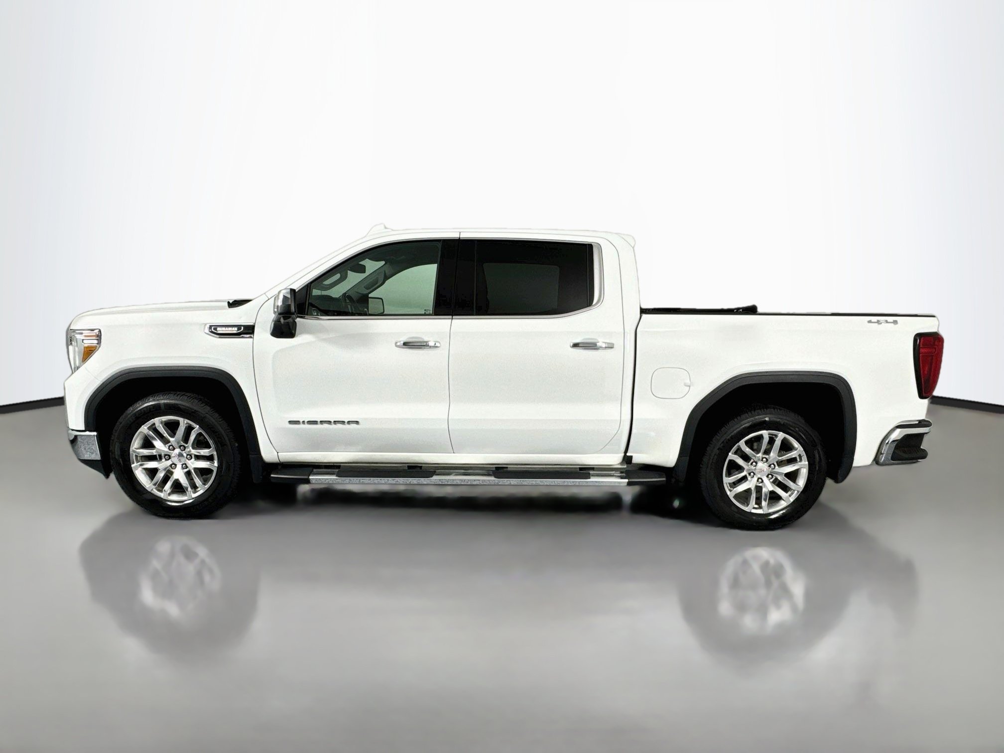 Used 2021 GMC Sierra 1500 SLT w/ SLT Premium Plus Package AWD/4WD image 8