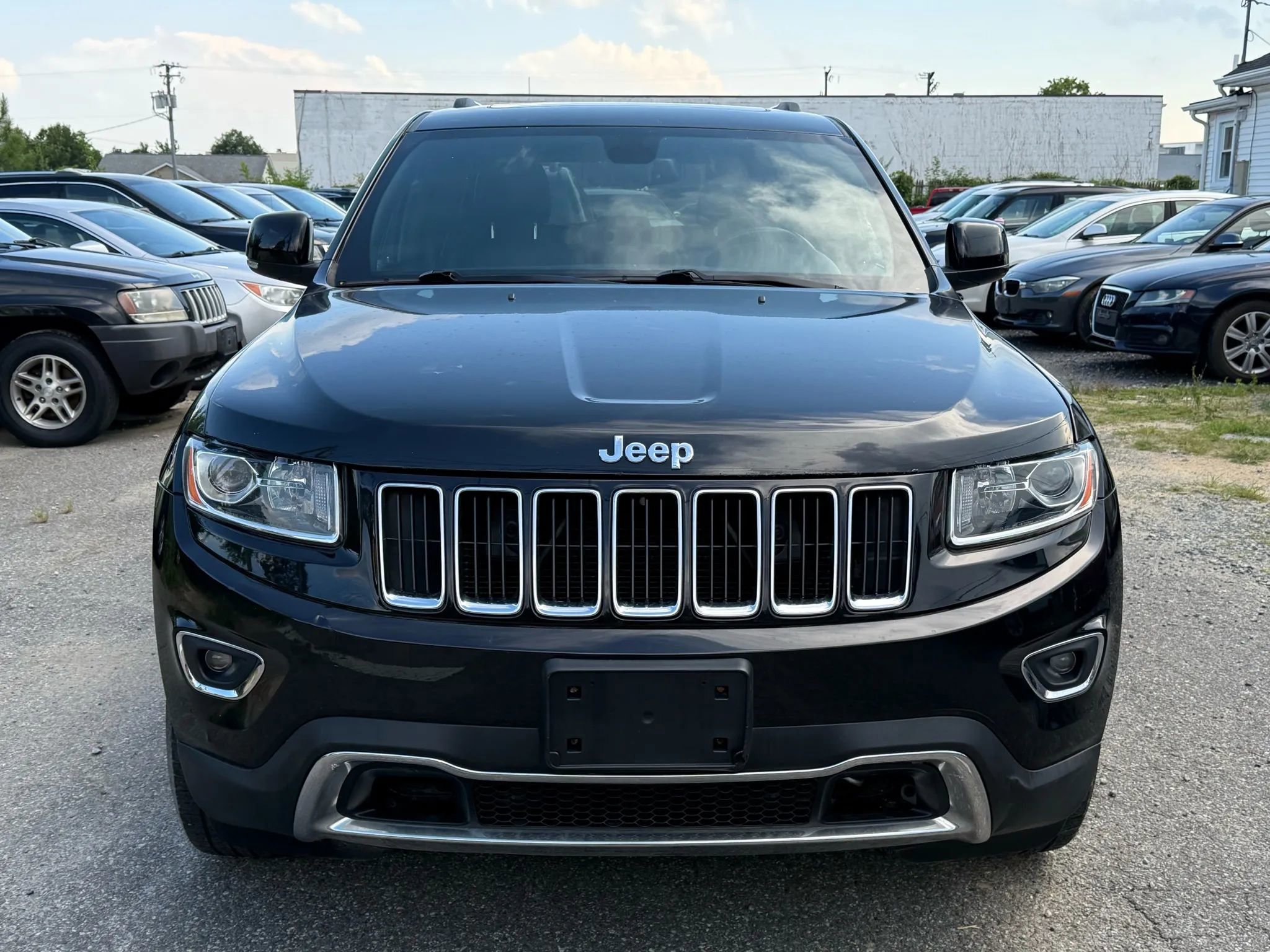 Used 2014 Jeep Grand Cherokee Limited AWD/4WD image 3