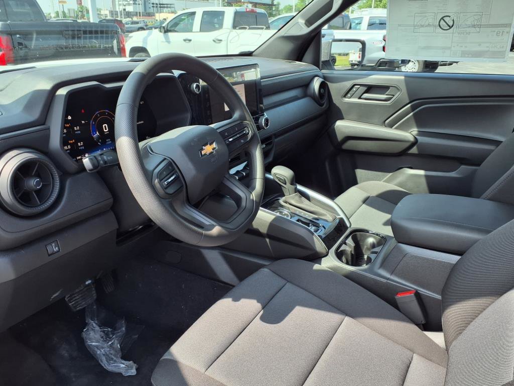 New 2025 Chevrolet Colorado W/T image 10