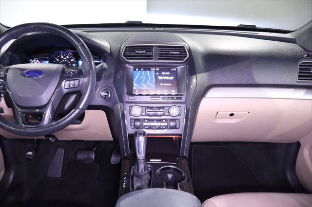 Used 2017 Ford Explorer XLT w/ Equipment Group 202A FWD image 25