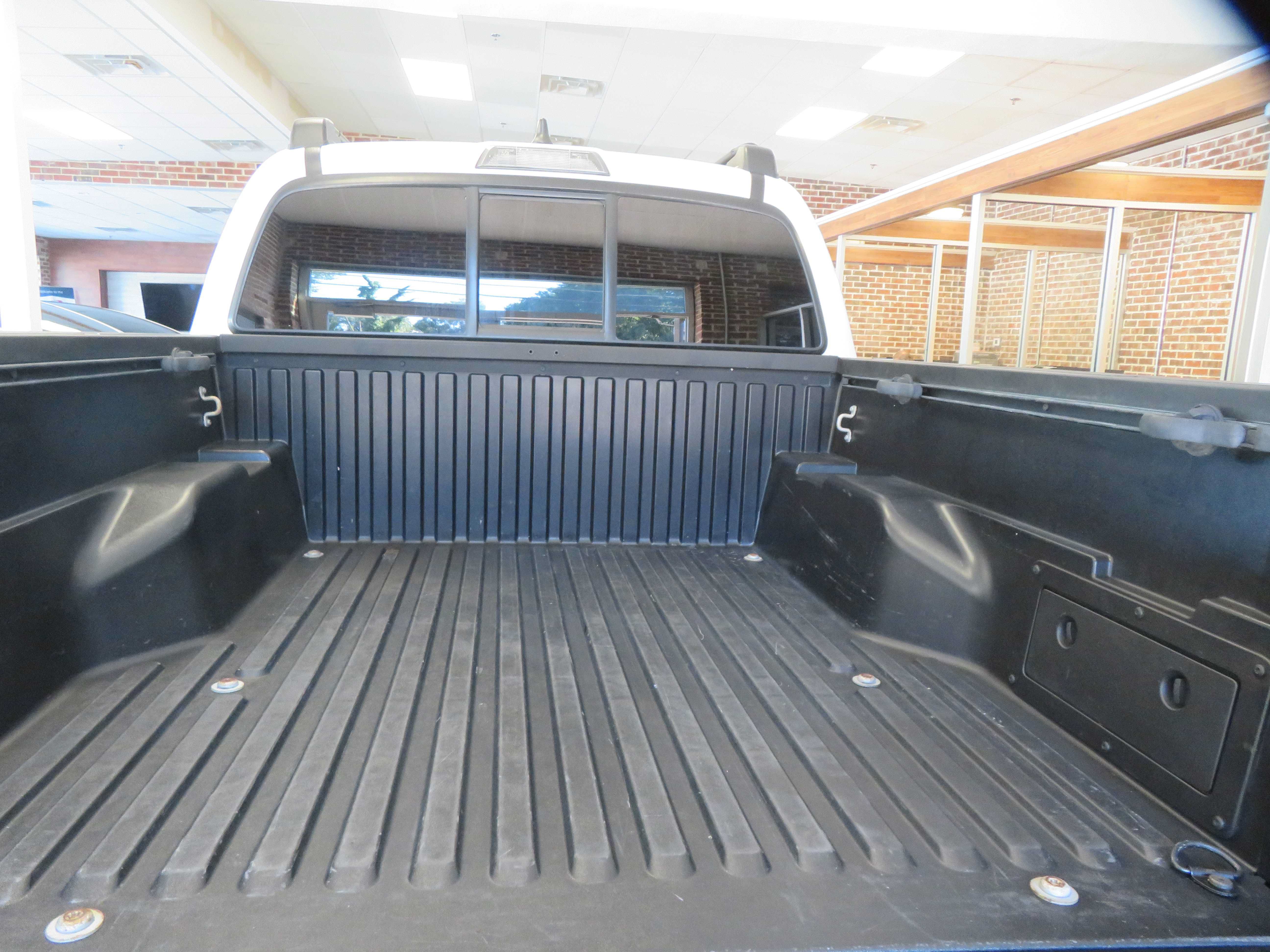 Used 2020 Toyota Tacoma SR AWD/4WD image 51