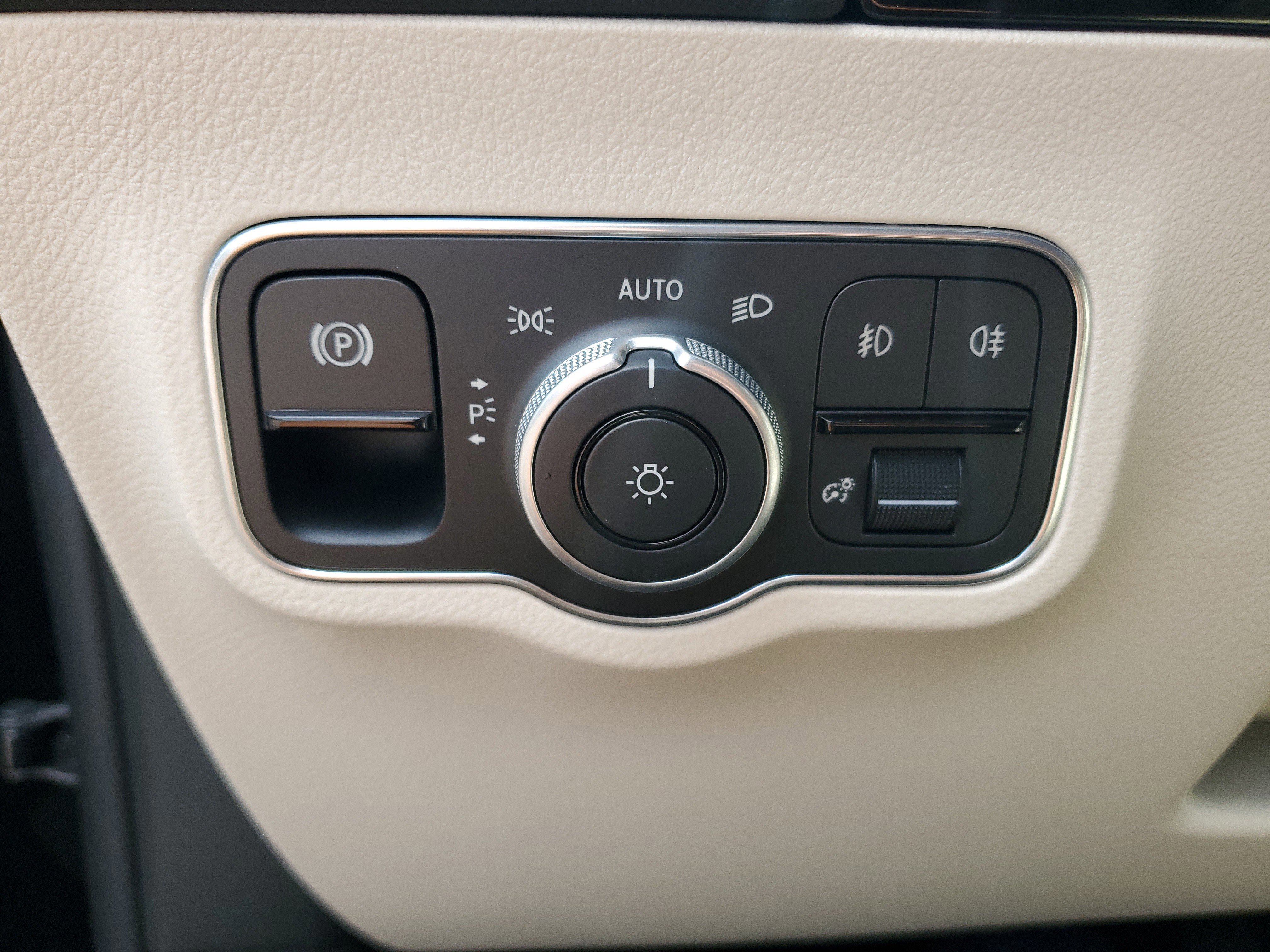 Certified 2025 Mercedes-Benz GLA 250 image 27