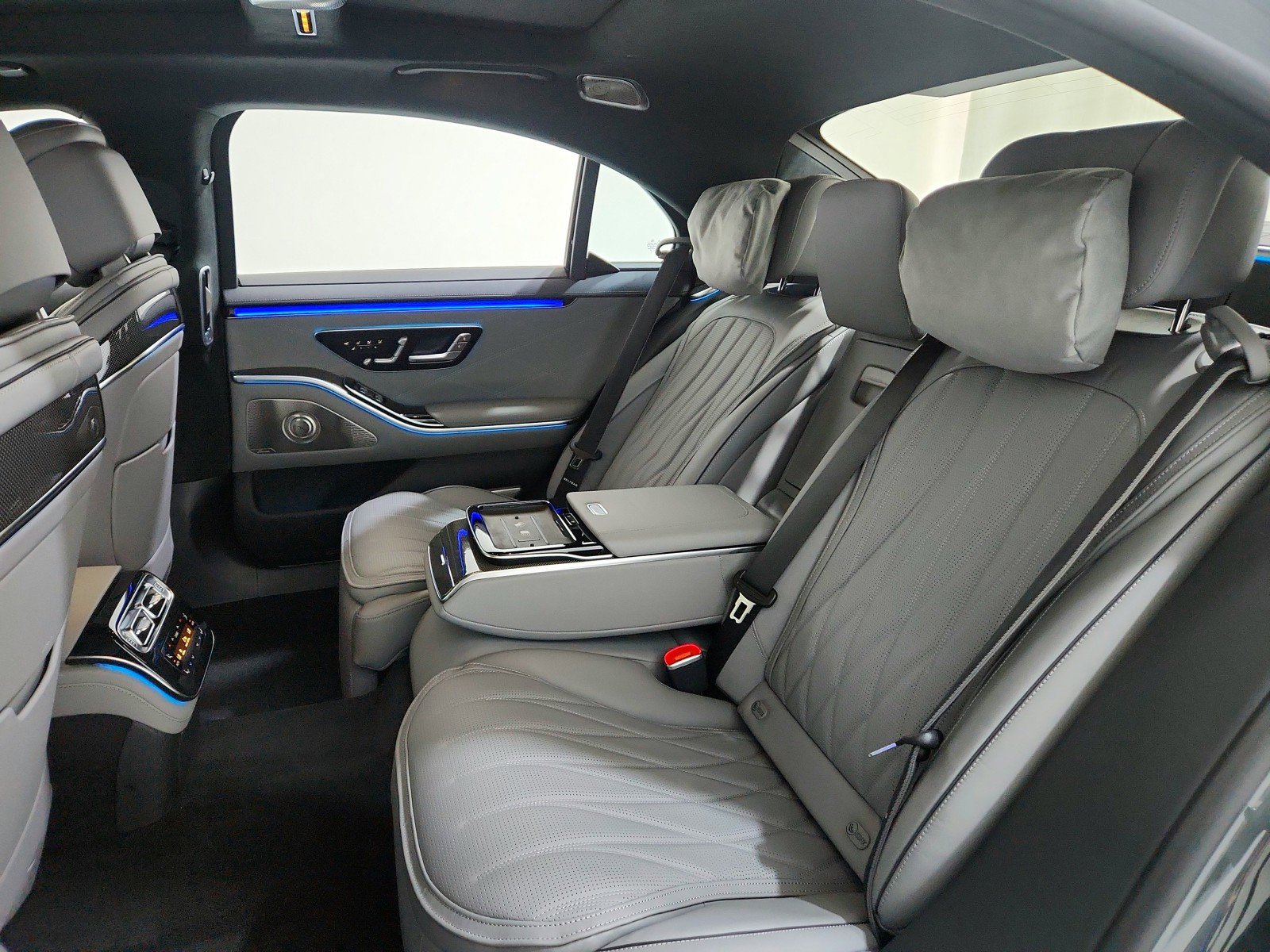 New 2026 Mercedes-Benz S 63 AMG S image 8