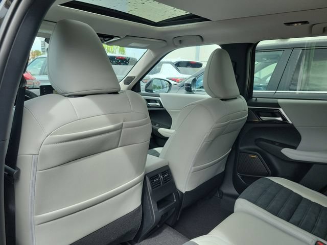 New 2026 Mitsubishi Outlander SE FWD image 15