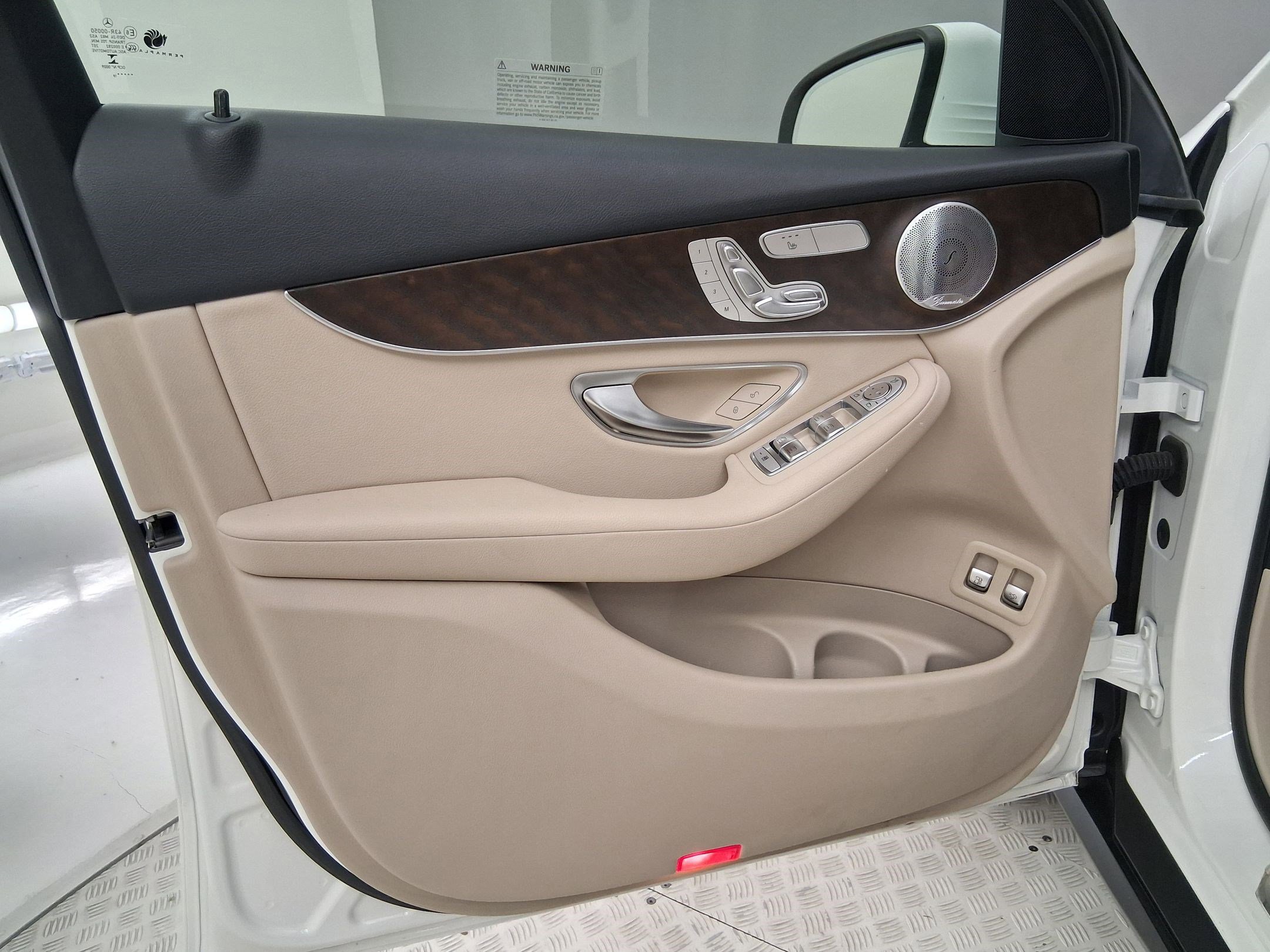Used 2019 Mercedes-Benz GLC 350e 4MATIC image 20