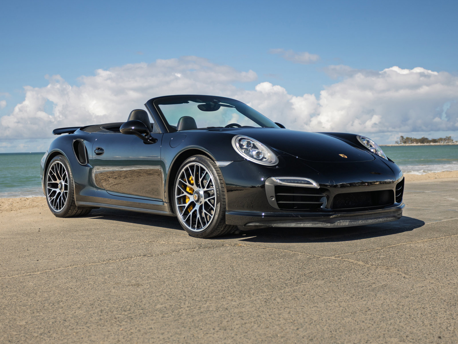 Used 2015 Porsche 911 Turbo S AWD/4WD image 35