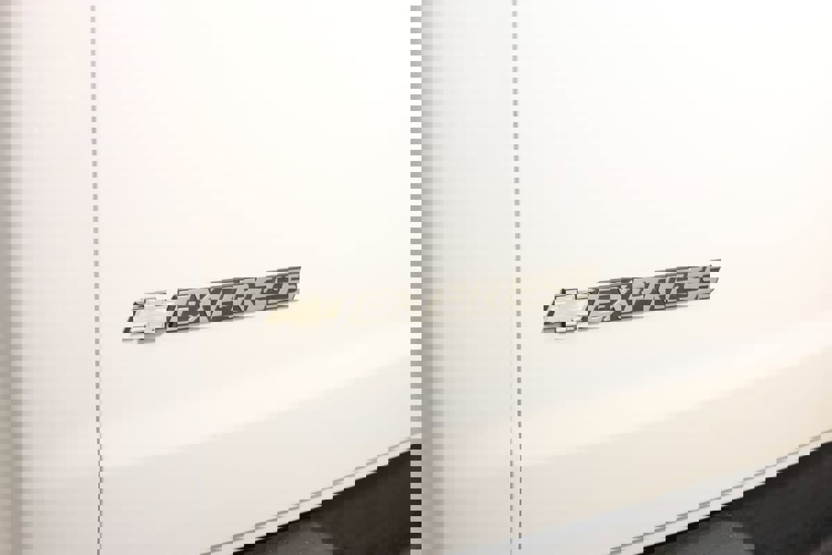 Used 2019 Chevrolet Express 3500 LT w/ LT Preferred Equipment Group RWD image 16