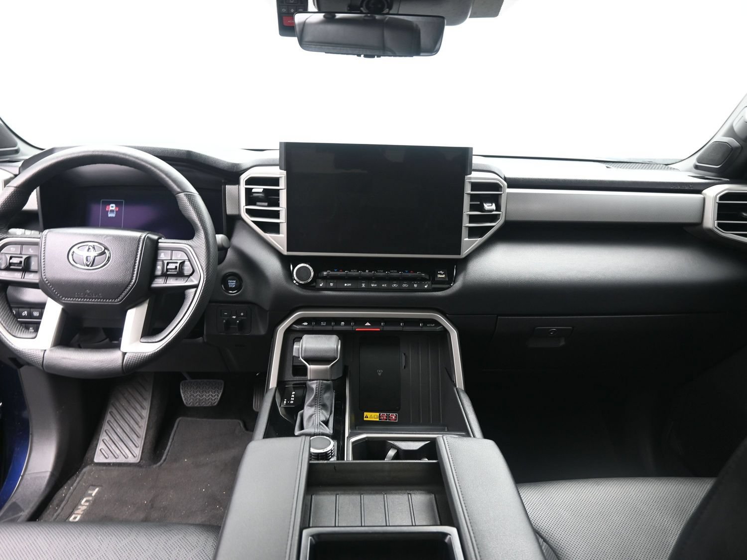 Used 2025 Toyota Tundra Limited AWD/4WD image 27